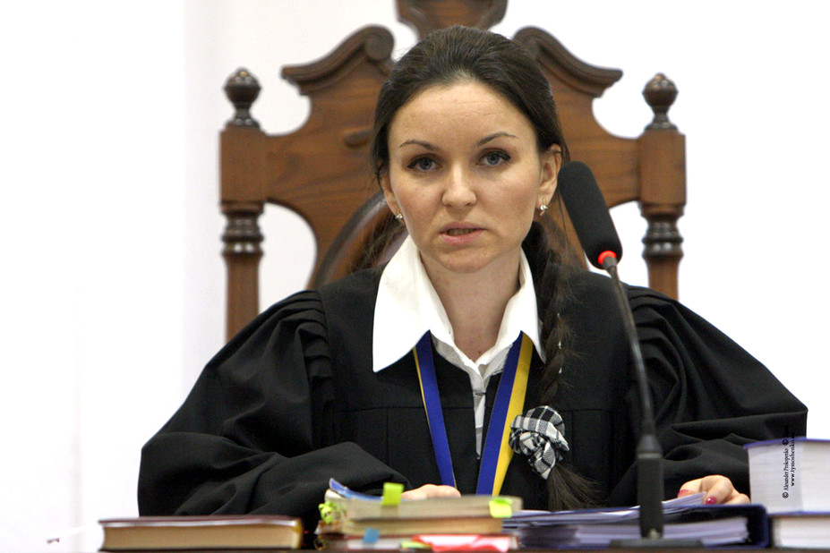 Рішення було прийнято на таємному голосуванні Вищої ради юстиції. Більшість членів ВРЮ проголосували за рекомендацію звільнити суддю Царевич.