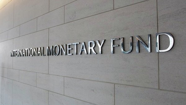 МВФ похвалив Україну за досягнуту фінансову стабільність, проте розкритикував через корупцію.