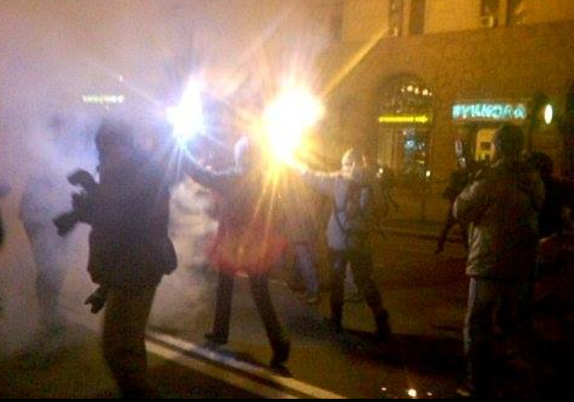1000 активістів пройшлися ходою від Майдану Незалежності до офісу Віктора Медведчука на вулиці Велика Васильківська, 23Б.
