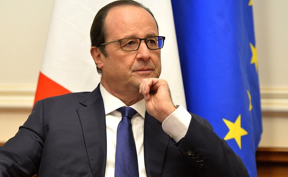 Президента Франції Франсуа Олланд звинуватили у розголошенні військової таємниці з секретного документа.