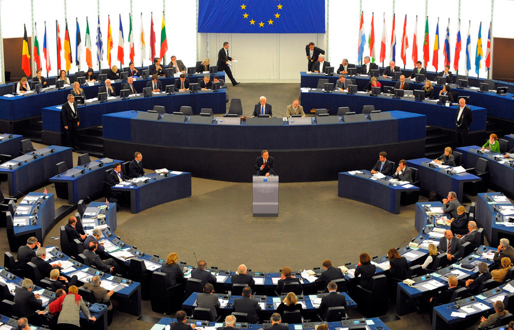 Керівники двох найбільших фракцій Європейського парламенту закликали призупинити переговори з Туреччиною щодо членства в Євросоюзі.