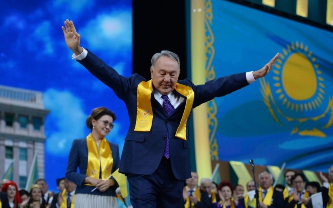 Депутаты парламента Казахстана предлагают к Новому году переименовать Астану в честь Нурсултана Назарбаева.