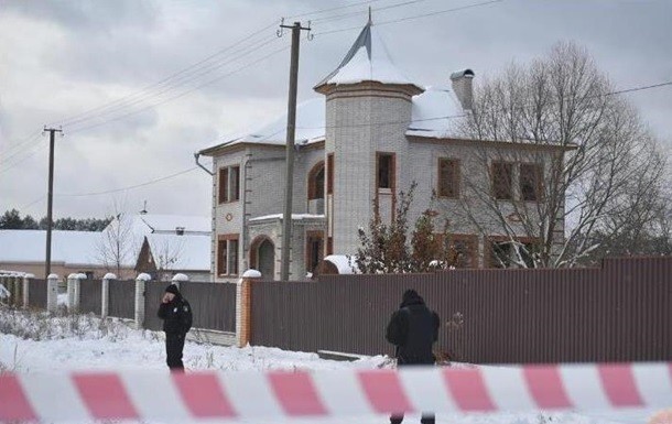 Групу злочинців, які займалися пограбуванням в селі Княжичі Київської області, прикривала Нацполіція.