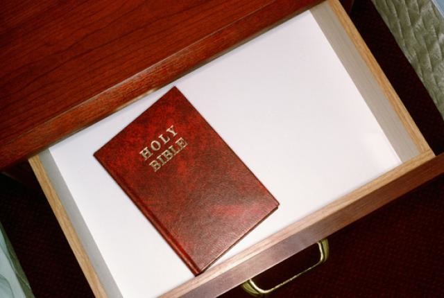 В Сполучених штатах сильно зменшилася кількість готелів, в номерах яких пропонують гостям Біблію.
