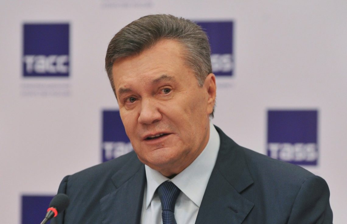 Адвокат екс-президента Віктора Януковича відмовився прийняти уточнену підозру в скоєнні державної зради.