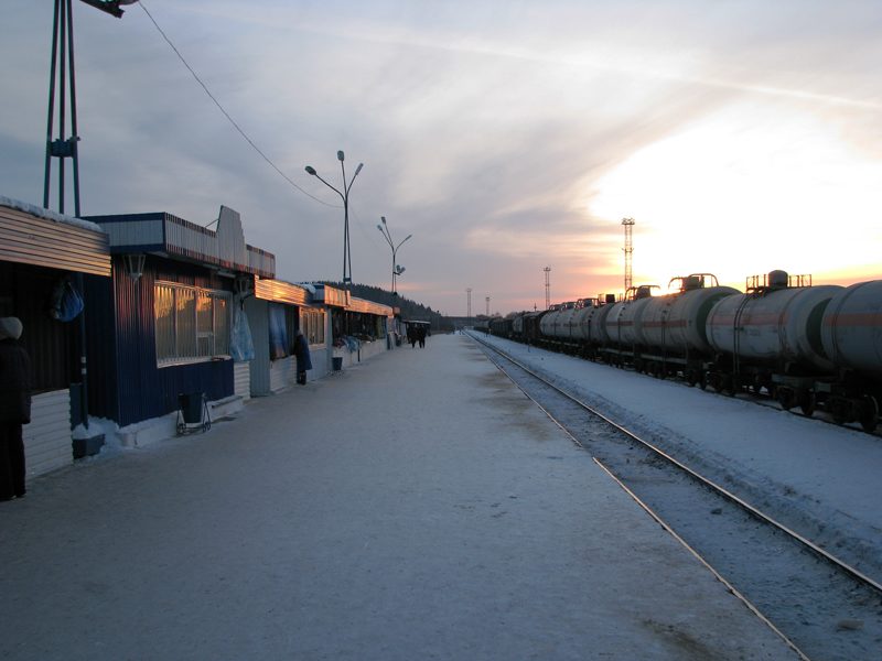 Новою залізницею в обхід території України біля Луганської області на ділянці Журавка-Міллерове пустять до 240 пасажирських і вантажних поїздів на добу.