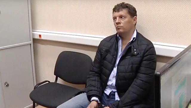 ФСБ заборонила заарештованому журналісту Роману Сущенку писати листи Петру Порошенку і Павлу Климкіну.