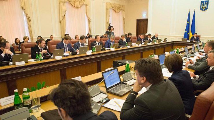 Сьогодні, 15 лютого, на позачерговому засіданні Кабінету міністрів було ухвалено рішення про запровадження надзвичайних заходів у енергетичній системі України.