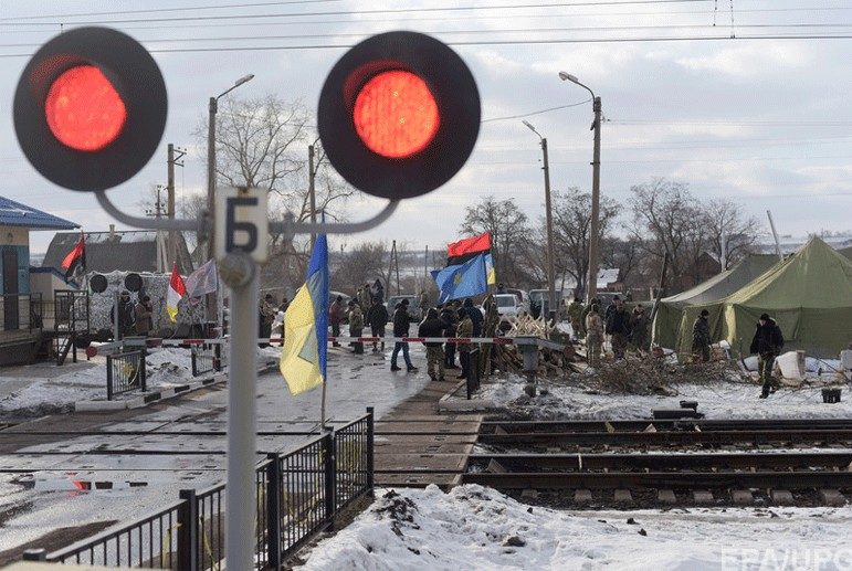 По словам депутата от фракции БПП Татьяны Рычковой, 1,5 тысячи ветеранов АТО отказались участвовать в блокаде железной дороги на Донбассе.