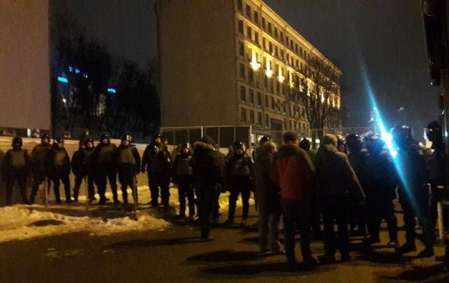 По факту нанесения травм сотрудникам полиции во время столкновений правоохранителей со сторонниками блокады ОРДЛО в центре Киева в воскресенье, 19 февраля, открыто уголовное производство,