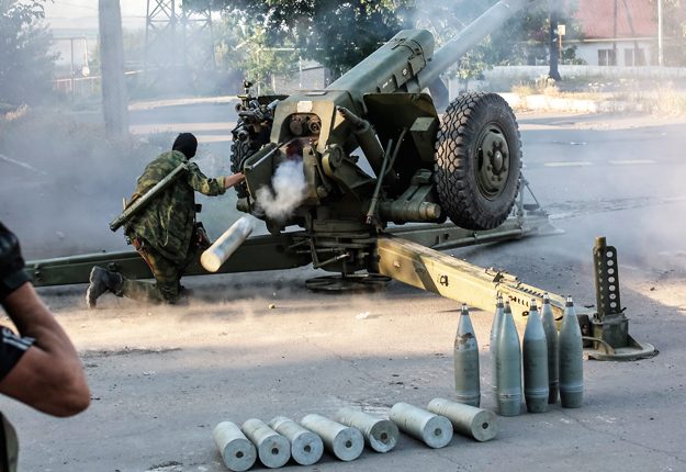 В штабе антитеррористической операции сообщили об обстрелах Водяного из установки Град-П и крупнокалиберной артиллерии.
