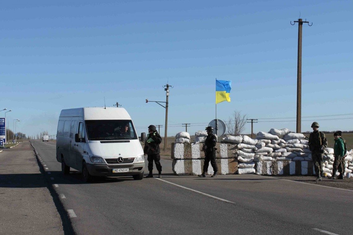 У Державній прикордонній службі України розповіли про обстріл бойовиками контрольного пункту Мар'їнка.