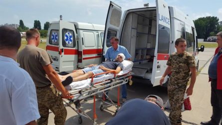 В Одессу из зоны АТО самолетом привезли 14 раненых военных, двое из которых сейчас в реанимации.