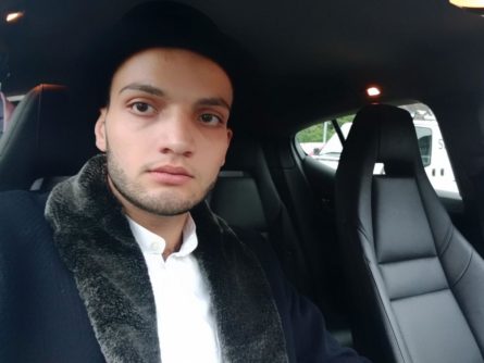 Британские СМИ обнародовали фото второго подозреваемого во взрыве в лондонском метрополитене – 21-летнего мужчины, идентифицированного как Яя Фаррух (Yahyah Farroukh).