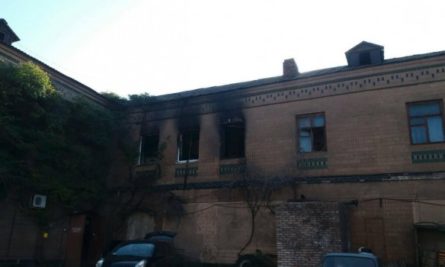 Однією з причин пожежі в запорізькому хостелі, де в ніч на 2 жовтня загинули п'ятеро людей, міг стати увімкнений обігрівач.