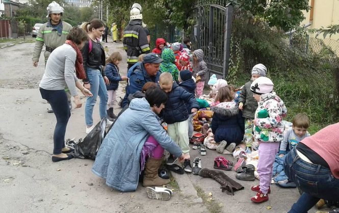 Во Львове произошел пожар в частном детском саду на улице Вербова. На месте происшествия работают пожарно-спасательные подразделения.