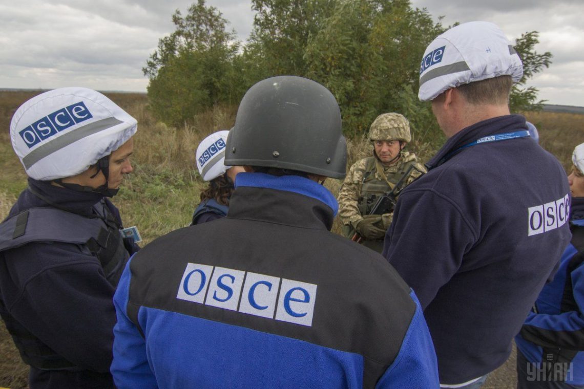 Наблюдатели Специальной мониторинговой миссии ОБСЕ заявили, что за выходные зафиксировали более 770 взрывов в Донецкой и Луганской областях.