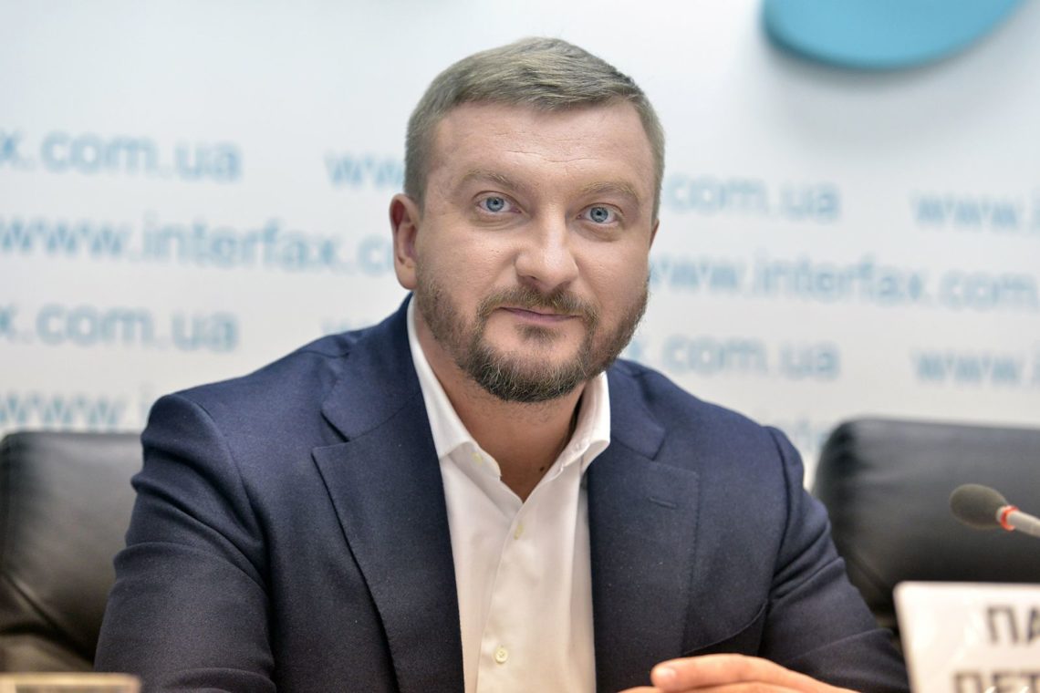 Руководитель Министерства юстиции Павел Петренко заявляет об угрозе переноса сроков подачи иска в ЕСПЧ против Роснефти.