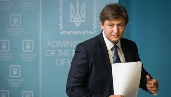 Министр финансов Украины Александр Данилюк требует отставки генерального прокурора Юрия Луценко.