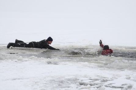 19 января состоится один из важнейших религиозных праздников – Крещение. Традиционно в этот день люди массово отправятся на водоемы, чтобы окунуться в ледяную воду.