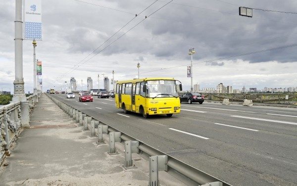 Київська міська державна адміністрація підтвердила збільшення ціни за проїзд на одну гривню дев'ятнадцятьма приватними перевізниками.