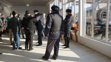 Співробітники російського ОМОНу в суботу 27 січня перервали засідання громадської ініціативи «Кримська солідарність» в місті Судак в окупованому Криму.