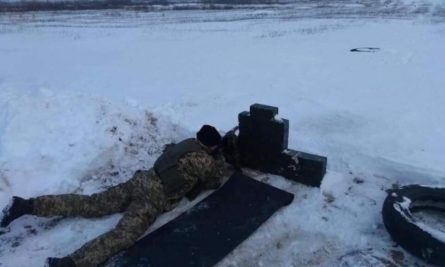На базе одной из воинских частей в Харьковской области в сухопутных войсках Вооруженных сил Украины начались сборы резервистов