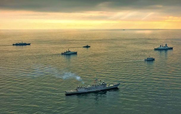 У Чорному морі, недалеко від Одеси, провели спільні маневри дві постійні морські групи НАТО.