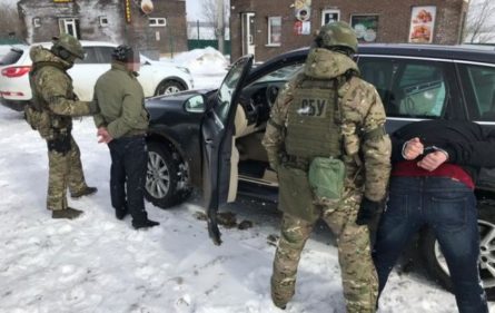 Співробітники Служби безпеки України спільно з військовою прокуратурою Харківського гарнізону сил АТО блокували поставку автомобілів для бойовиків ОРЛО.