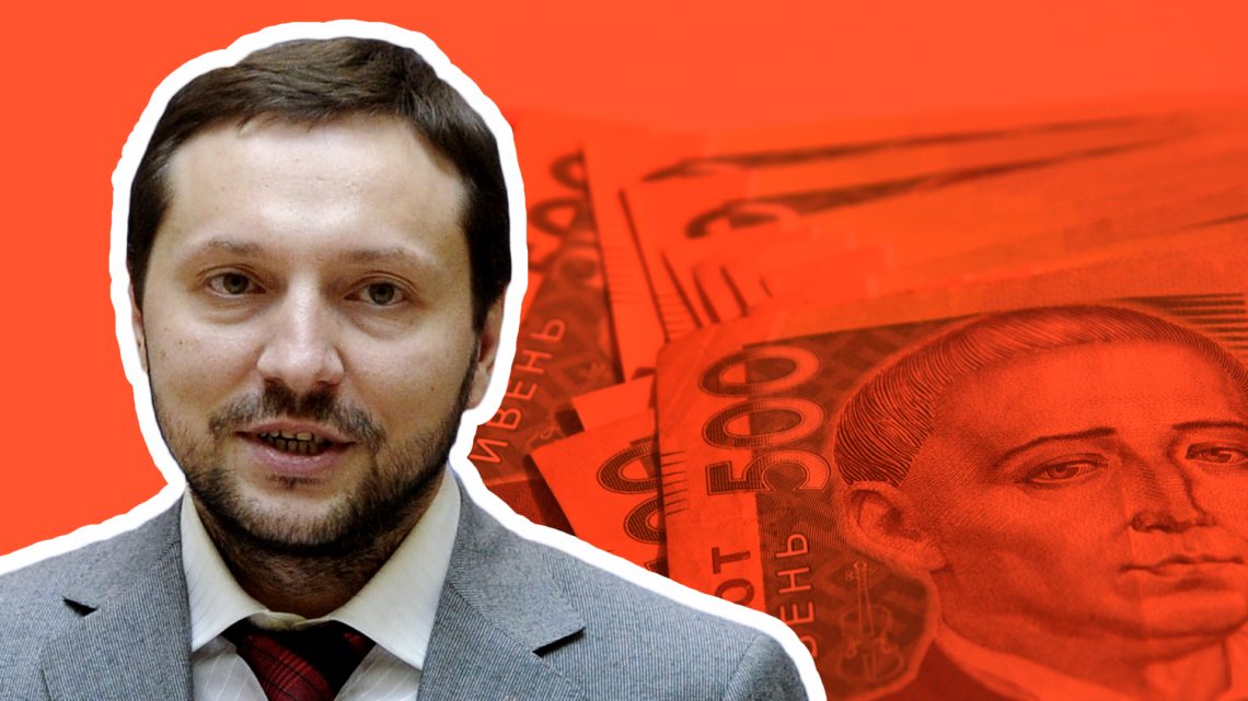 Юрий Стець получил с учетом налогов около 8,7 тысячи гривен Его заместители – более 37 тысяч гривен.