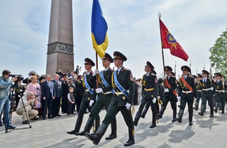 Одесса одним из первых городов в Украине присоединилась к празднованию Дня победы над нацизмом во Второй мировой войне.