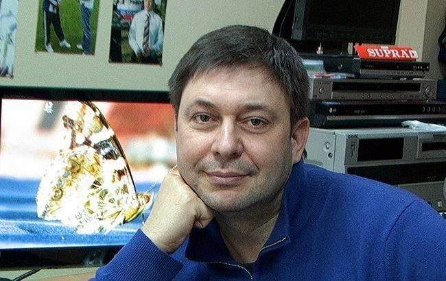 Суд в Херсоні заарештував головного редактора інформаційного ресурсу РІА «Новости-Украина» Кирила Вишинського до 13 липня 2018 року.