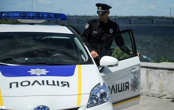 Поліція Харківської області перевіряє дані про замінування п'яти бізнес-центрів у Харкові.
