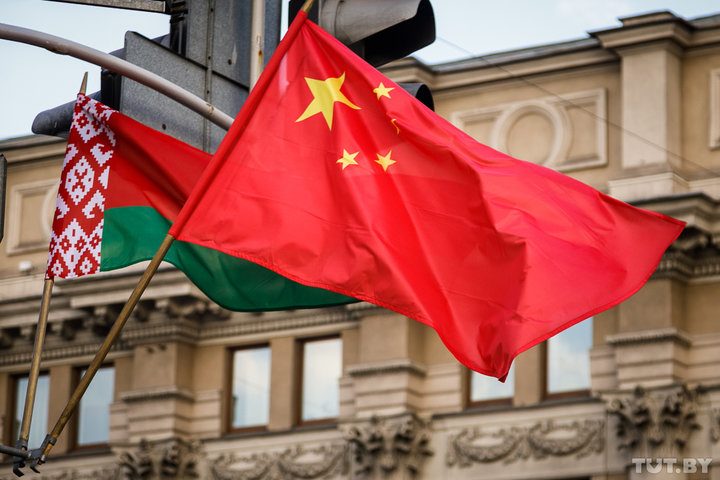 Белорусь и Китай подпиcали межправительственное соглашение о взаимном безвизовом режиме для владельцев обычных паспортов.