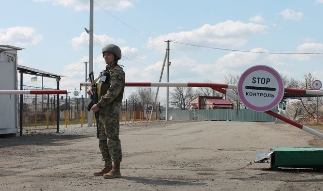У неділю, 10 червня, в контрольному пункті Станиця Луганська українські прикордонники затримали бойовика проросійського терористичного угрупування.