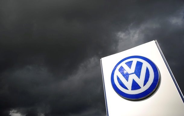 Прокуратура міста Брауншвейг в Нижній Саксонії оштрафувала автоконцерн Volkswagen AG на 1 млрд євро у зв'язку з дизельним скандалом.