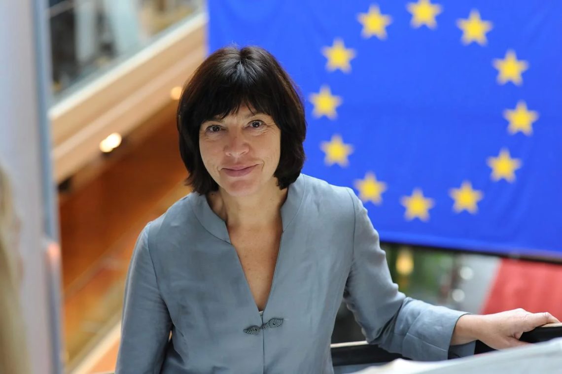 Депутат Європейського парламенту Ребекка Хармс заявила, що стала жертвою дезінформаційної війни.