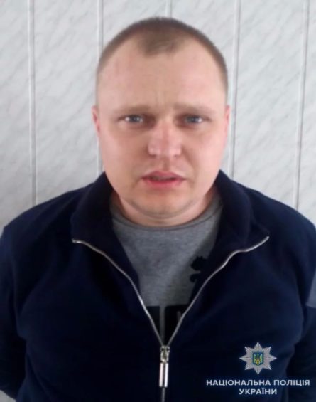 Відзначається, що втікач - раніше судимий Луцьким міським судом Волинської області за вчинення шахрайства та підробки документів.