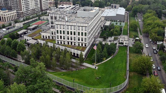 У посольстві США в Україні заявили, що шоковані розгромом у таборі ромів, і закликають покарати винних у нападі.