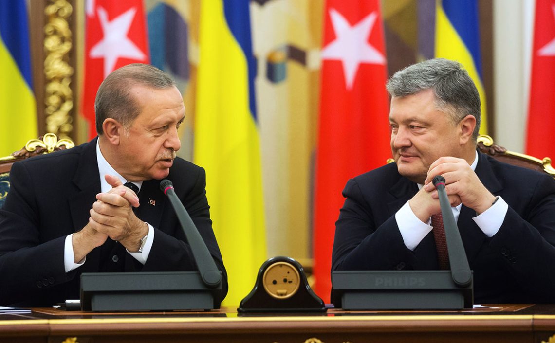 Переобраний у неділю президент Туреччини Реджеп Таїп Ердоган уже встиг переговорити телефоном із президентом України Петром Порошенком.