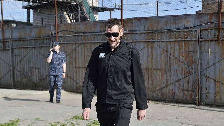 Брат російського опозиціонера Олексія Навального Олег, засуджений на 3,5 роки позбавлення волі у справі про шахрайство, вийшов з колонії.