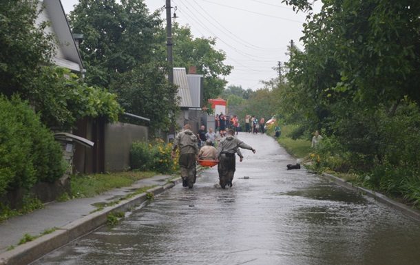 У Чернігові в суботу, 30 червня, у результаті інтенсивних опадів сталося підтоплення близько 90 приватних домоволодінь на 20 вулицях міста.