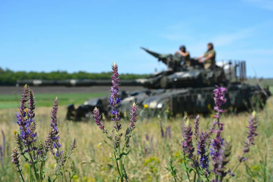 Упродовж минулої доби, 30 червня, бойовики 26 разів відкривали прицільний вогонь по позиціях ЗСУ, 4 з яких - з важкого озброєння.