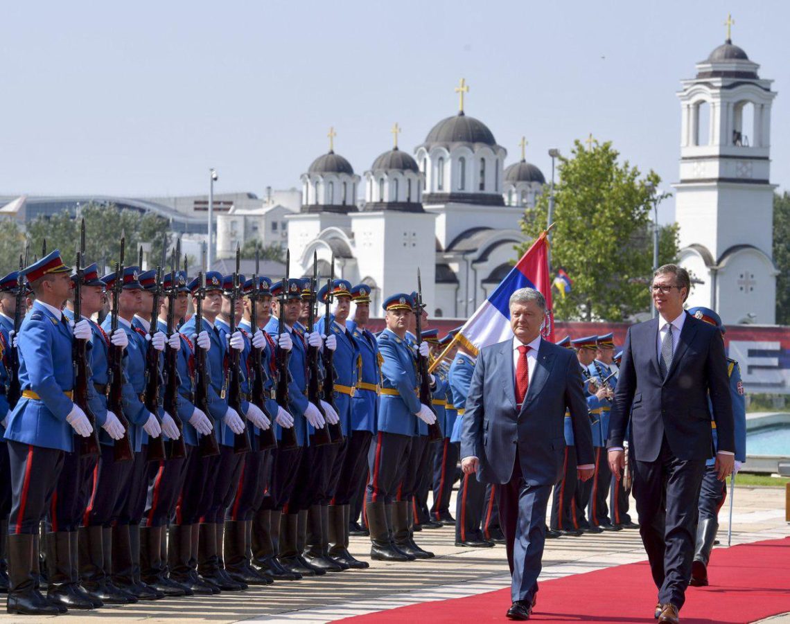 Петр Порошенко во время визита в Республику Сербия подписал новое соглашение о безвизовом режиме с этой страной.