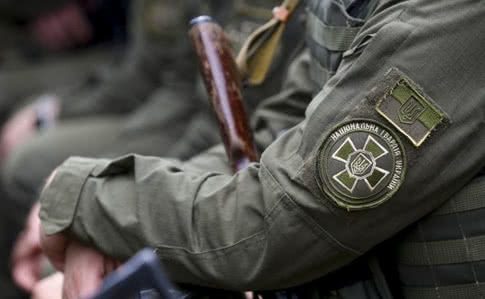 Правоохоронці затримали трьох осіб, які були внесені до бази Миротворця як бойовики ОРДЛО, на мобільному блокпосту в районі населеного пункту Новгородське.