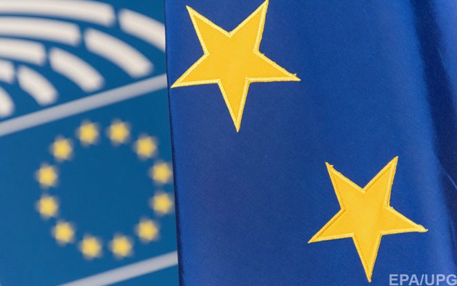 Голова Європейського парламенту Антоніо Таяні та представник Австрії підписали рішення про виділення 1 млрд євро макрофінансової допомоги Україні.