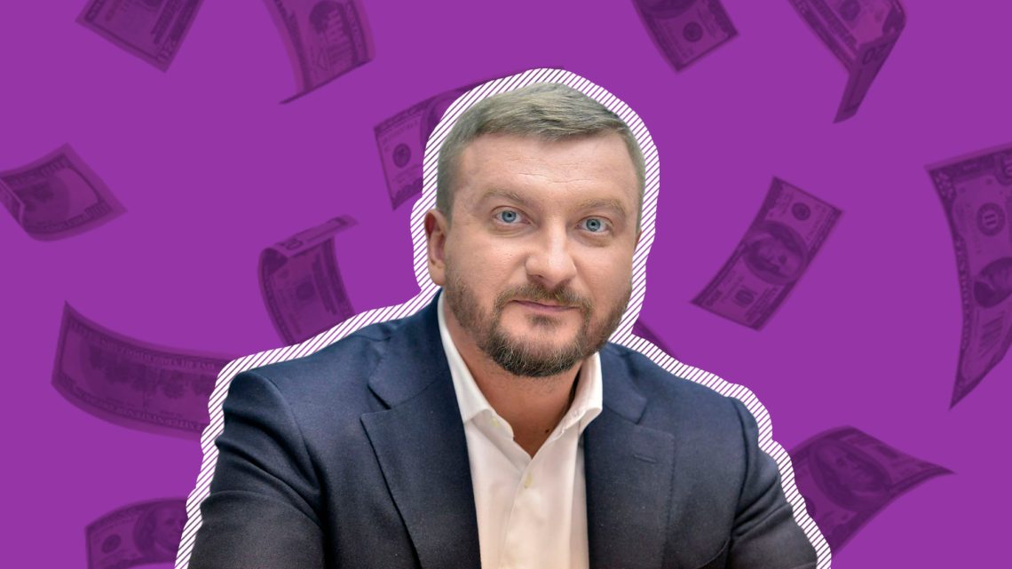 Міністр юстиції Павло Петренко заробив більш ніж 51 тисячу гривень. Його заступники – від 40 до 46 тисяч.