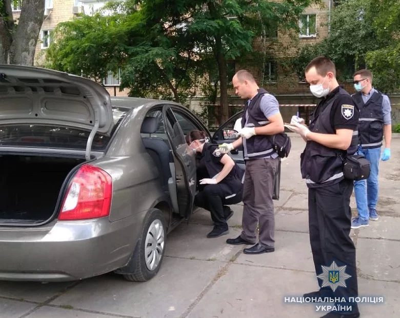 У Шевченківському районі Києва на вулиці Щусєва виявили тіло чоловіка з вогнепальними пораненнями.