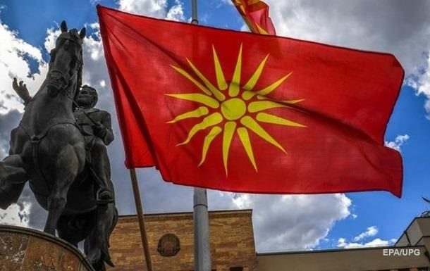 69 македонских депутатов в парламенте, который имеет 120 мест, утвердили соглашение о переименовании страны на Северную Македонию.