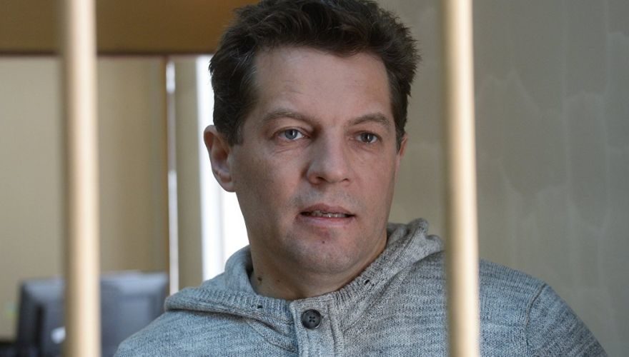 Громадський захисник незаконно засудженого в РФ українського журналіста Романа Сущенка відвідає його в СІЗО.